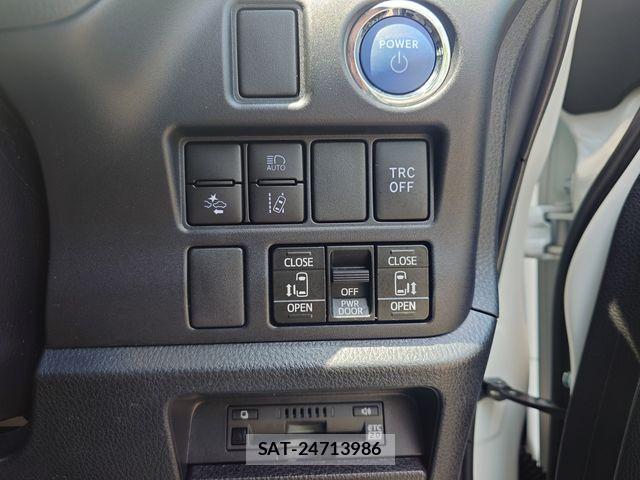Toyota VOXY HYBRID 2019-12 7503685-17