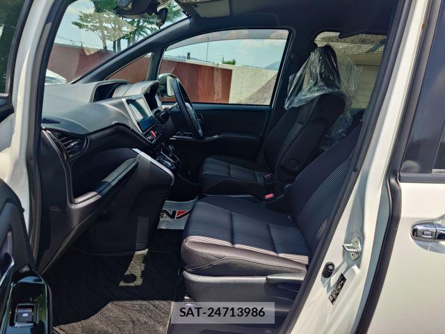 Toyota VOXY HYBRID 2019-12 7503685-18