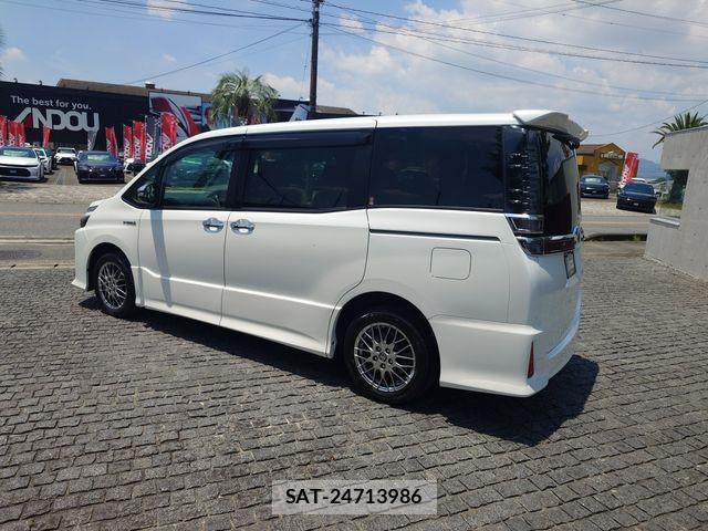 Toyota VOXY HYBRID 2019-12 7503685-3