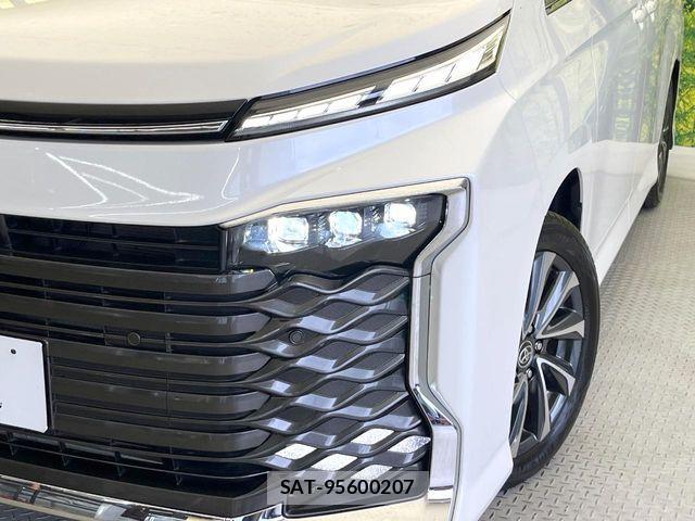 Toyota VOXY HYBRID 2023-01 7503662-12