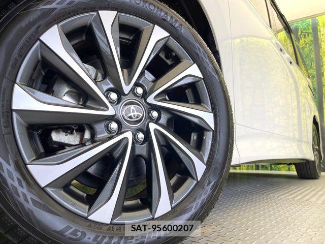 Toyota VOXY HYBRID 2023-01 7503662-13