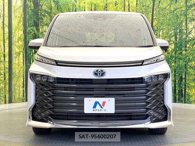 Toyota VOXY HYBRID 2023-01 7503662-14