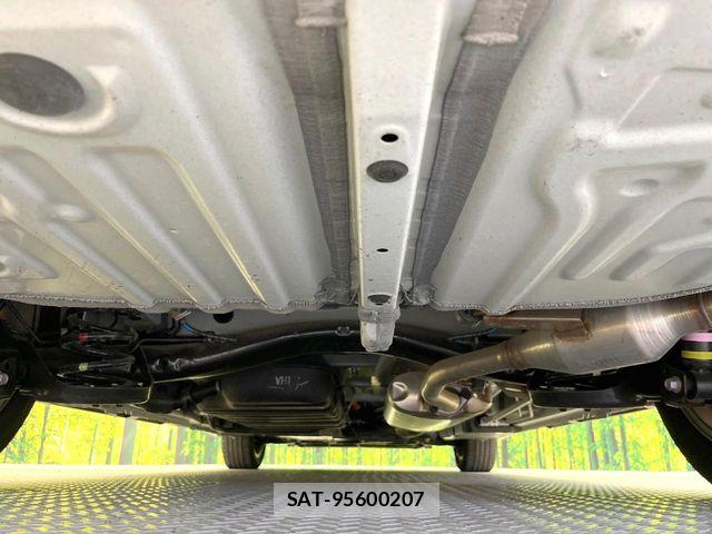 Toyota VOXY HYBRID 2023-01 7503662-18