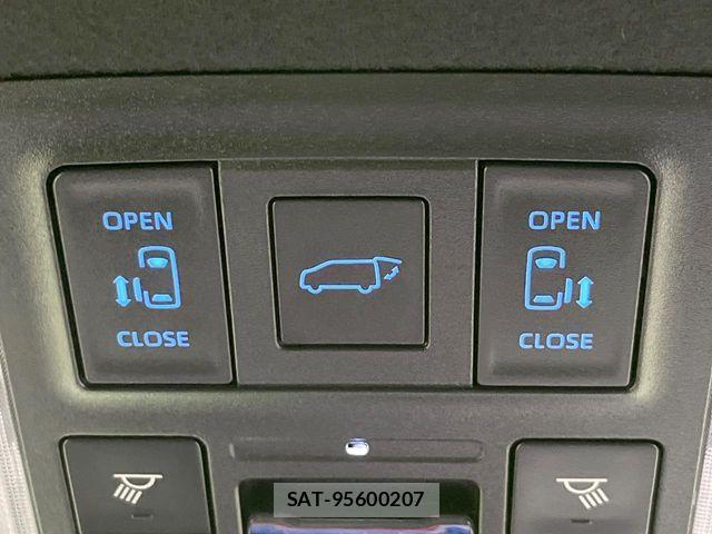 Toyota VOXY HYBRID 2023-01 7503662-3