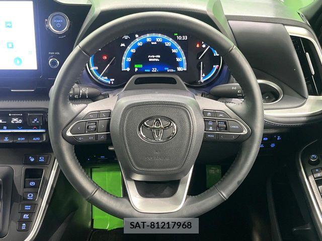 Toyota VOXY HYBRID 2023-05 7503663-13