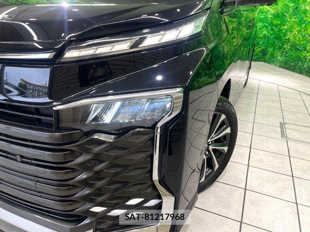 Toyota VOXY HYBRID 2023-05 7503663-14