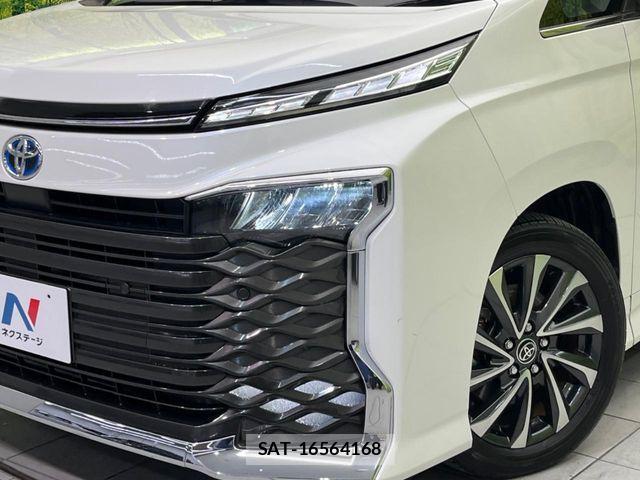 Toyota VOXY HYBRID 2023-05 7503675-12