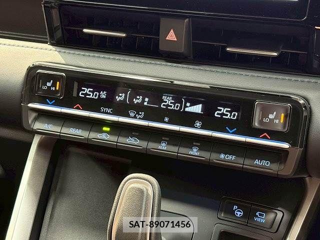 Toyota VOXY HYBRID 2023-11 7503677-11