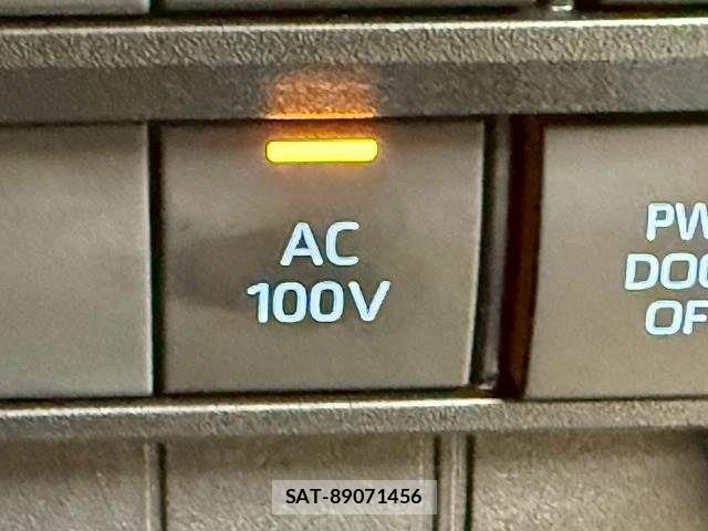 Toyota VOXY HYBRID 2023-11 7503677-14