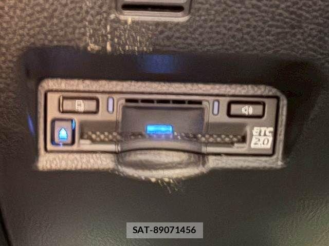 Toyota VOXY HYBRID 2023-11 7503677-15