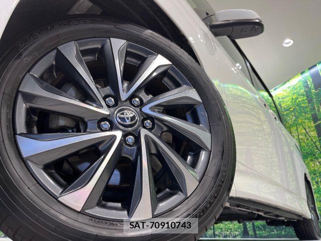 Toyota VOXY HYBRID 2023-02 7503661-13