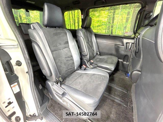 Toyota VOXY HYBRID 2021-06 7503687-9