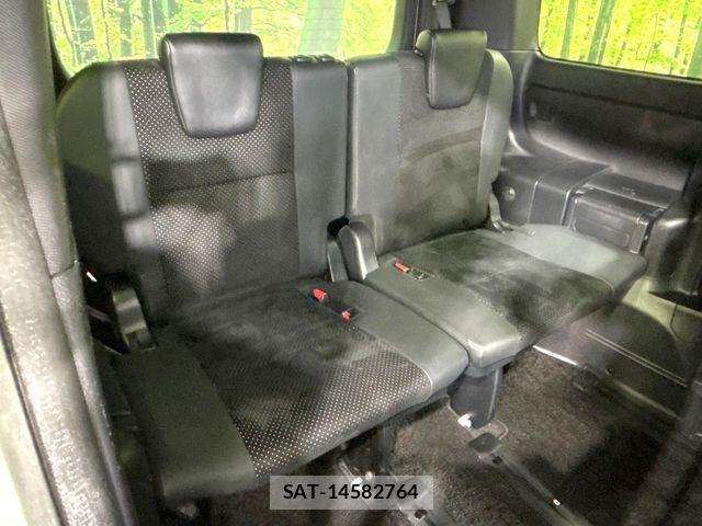 Toyota VOXY HYBRID 2021-06 7503687-10