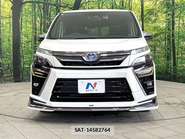 Toyota VOXY HYBRID 2021-06 7503687-14