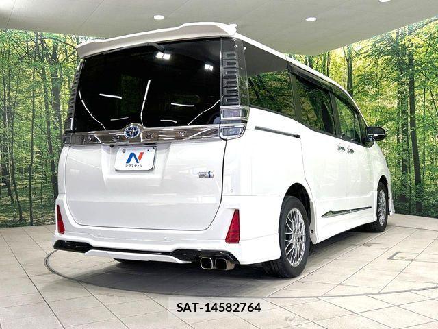 Toyota VOXY HYBRID 2021-06 7503687-17