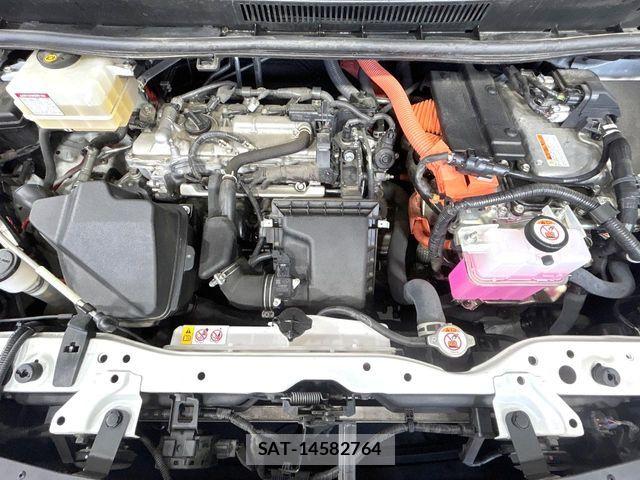 Toyota VOXY HYBRID 2021-06 7503687-18