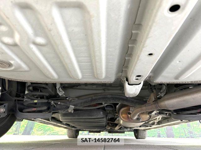 Toyota VOXY HYBRID 2021-06 7503687-19