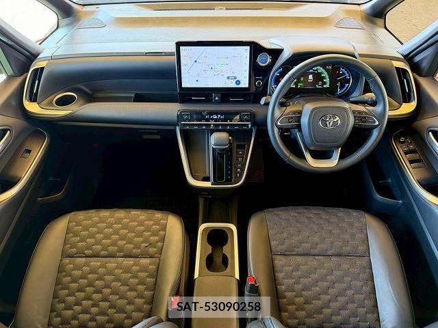 Toyota VOXY HYBRID 2023-10 7503682-2