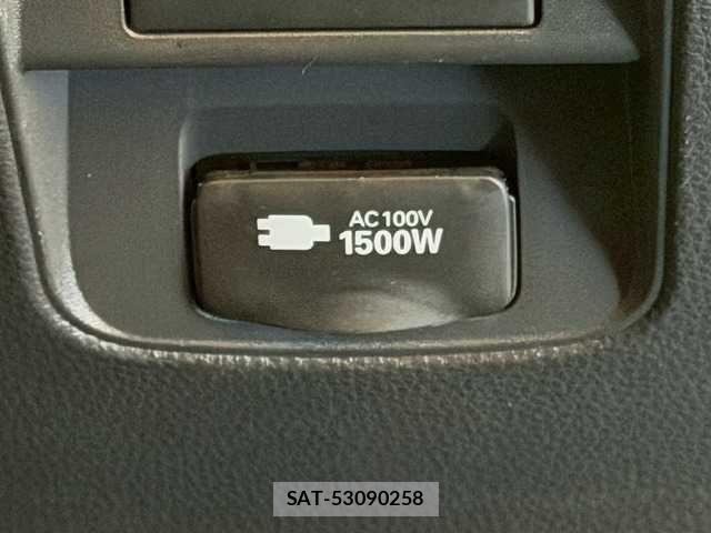 Toyota VOXY HYBRID 2023-10 7503682-6