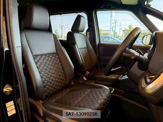 Toyota VOXY HYBRID 2023-10 7503682-8