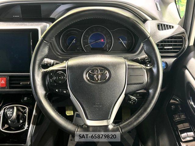 Toyota VOXY HYBRID 2021-07 7503686-10