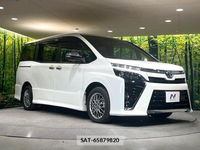 Toyota VOXY HYBRID 2021-07 7503686-15