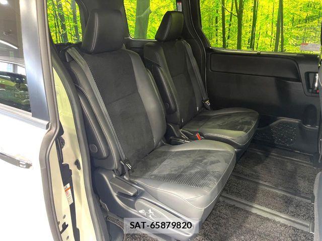 Toyota VOXY HYBRID 2021-07 7503686-7