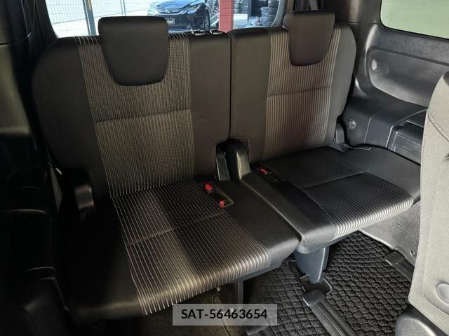 Toyota VOXY HYBRID 2018-03 7510426-10