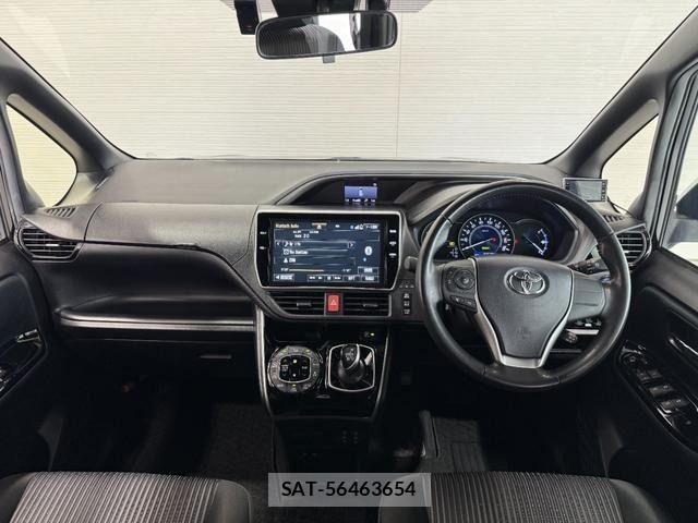 Toyota VOXY HYBRID 2018-03 7510426-1