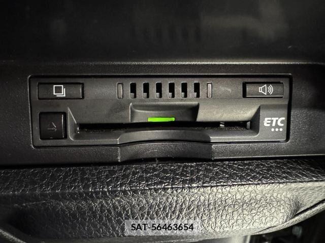 Toyota VOXY HYBRID 2018-03 7510426-19
