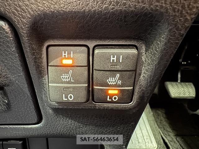 Toyota VOXY HYBRID 2018-03 7510426-20
