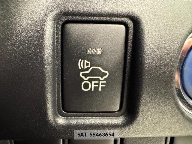 Toyota VOXY HYBRID 2018-03 7510426-23