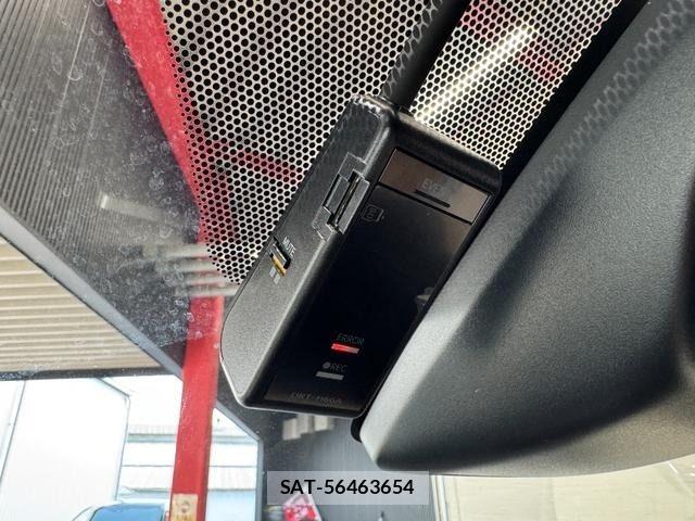 Toyota VOXY HYBRID 2018-03 7510426-28