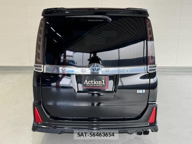 Toyota VOXY HYBRID 2018-03 7510426-4