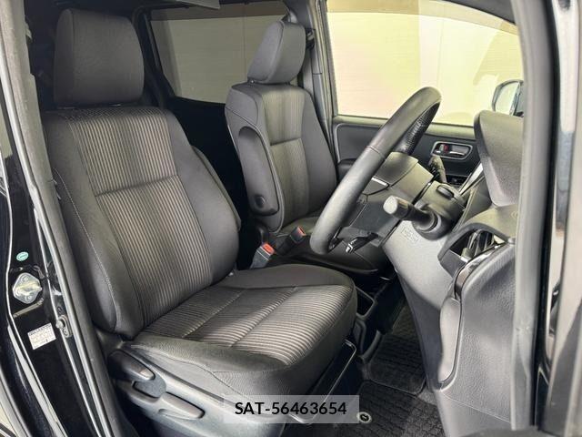 Toyota VOXY HYBRID 2018-03 7510426-8