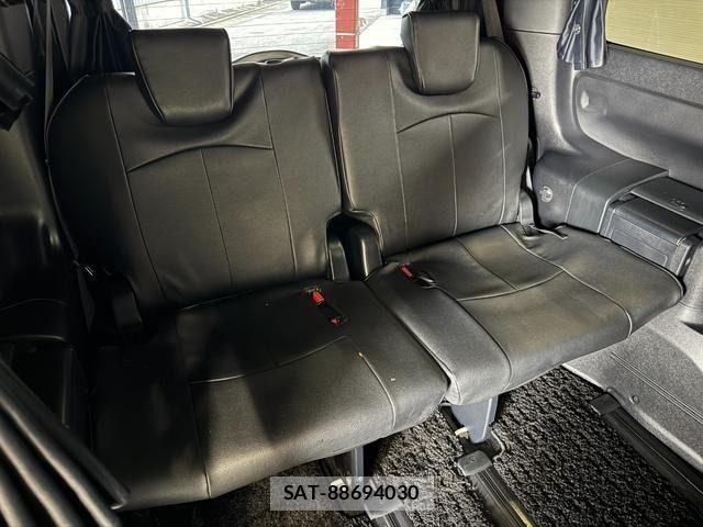 Toyota VOXY HYBRID 2019-07 7510433-9