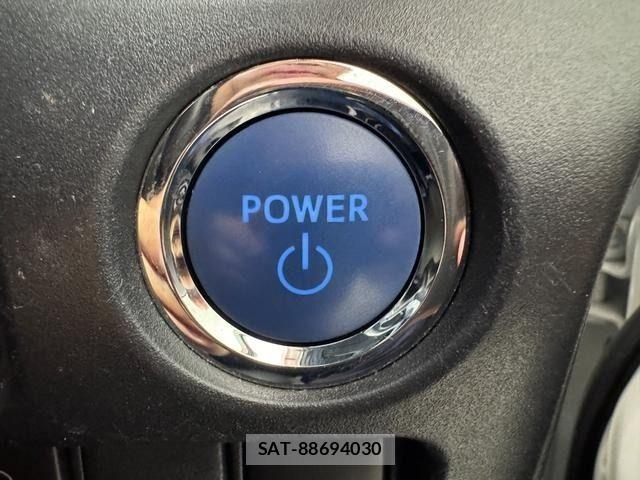 Toyota VOXY HYBRID 2019-07 7510433-13