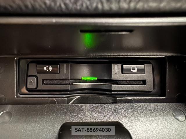 Toyota VOXY HYBRID 2019-07 7510433-17