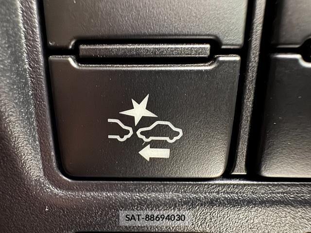Toyota VOXY HYBRID 2019-07 7510433-21