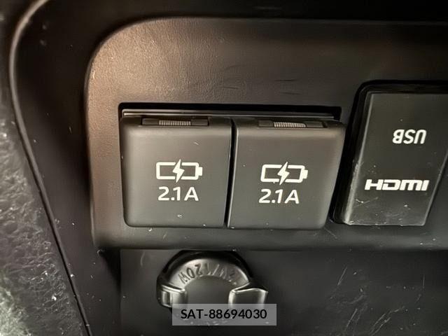 Toyota VOXY HYBRID 2019-07 7510433-23