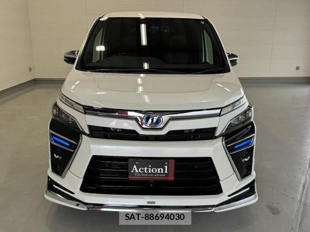 Toyota VOXY HYBRID 2019-07 7510433-2