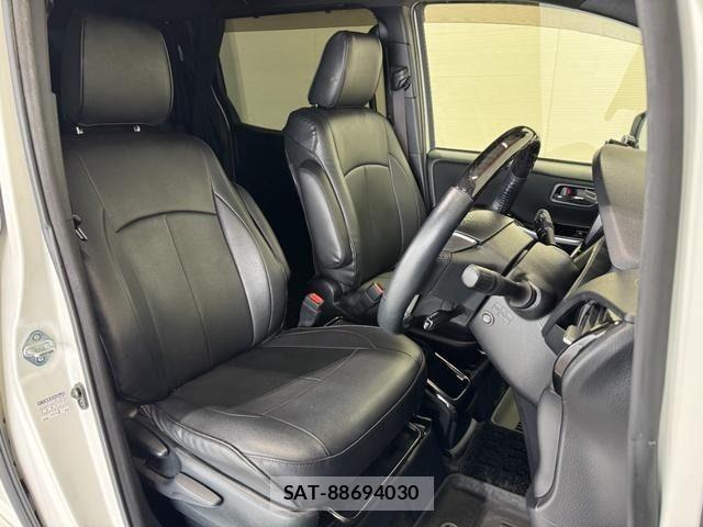 Toyota VOXY HYBRID 2019-07 7510433-8