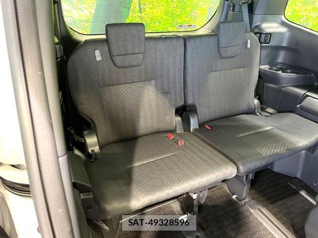 Toyota VOXY HYBRID 2023-05 7503683-9