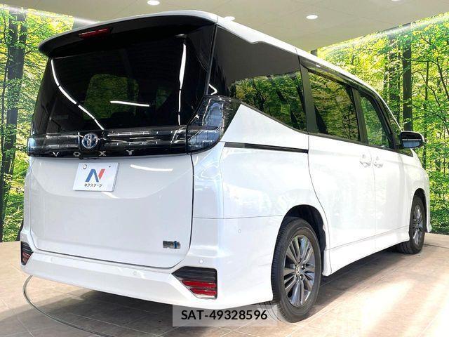 Toyota VOXY HYBRID 2023-05 7503683-16