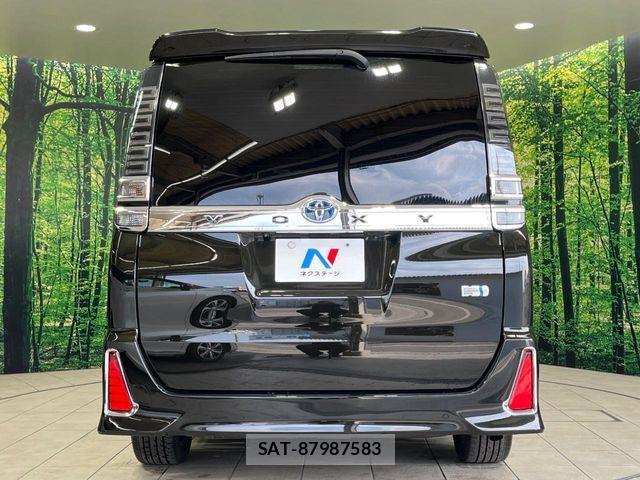 Toyota VOXY HYBRID 2017-11 7510446-15