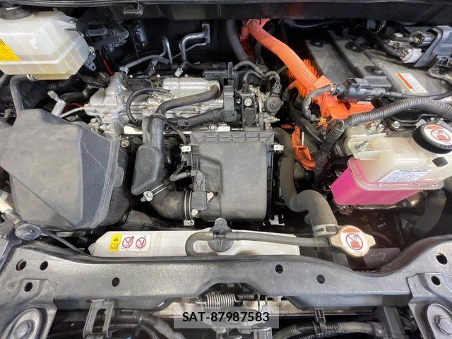 Toyota VOXY HYBRID 2017-11 7510446-17