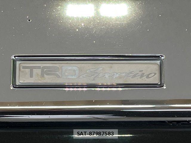 Toyota VOXY HYBRID 2017-11 7510446-2