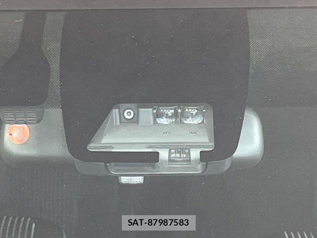 Toyota VOXY HYBRID 2017-11 7510446-5