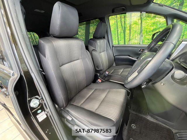 Toyota VOXY HYBRID 2017-11 7510446-7