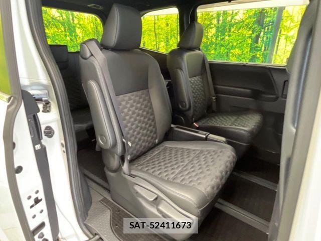 Toyota VOXY HYBRID 2024-07 7503676-9